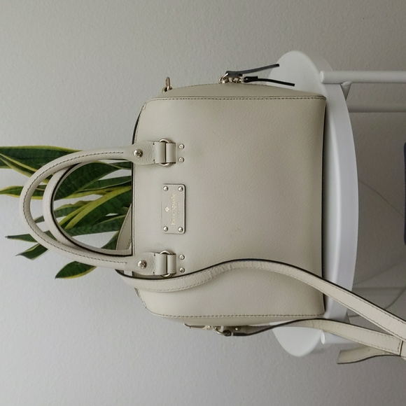 Kate spade satchel - Picture 1 of 17